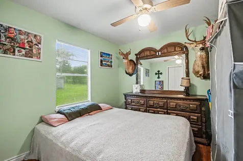 536 Montgomery Street Clute TX 77531
