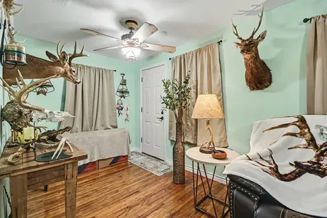 536 Montgomery Street Clute TX 77531