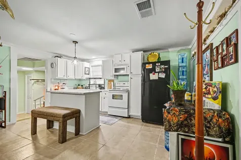 536 Montgomery Street Clute TX 77531