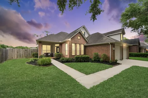 2818 Five Oaks Drive Missouri City TX 77459