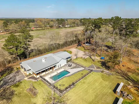 300 Stoddard Drive Nacogdoches TX 75965