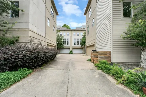 1112 Columbus Street B Houston TX 77019