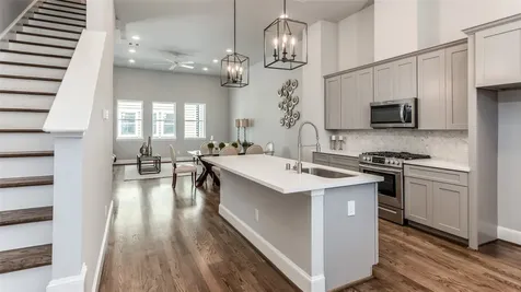 605 W 24th Street Houston TX 77008