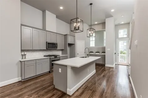 605 W 24th Street Houston TX 77008
