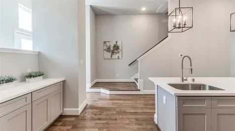 605 W 24th Street Houston TX 77008