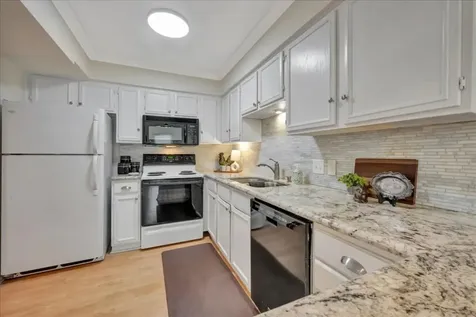 1907 Glencove Drive Seabrook TX 77586