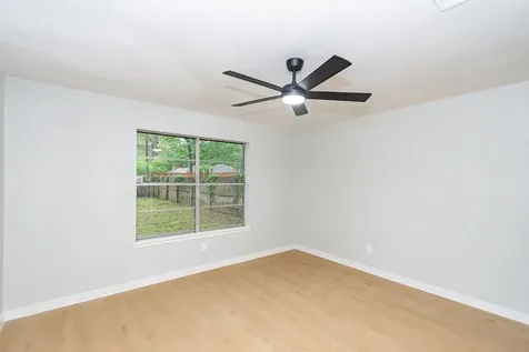 41 Artesia Conroe TX 77304