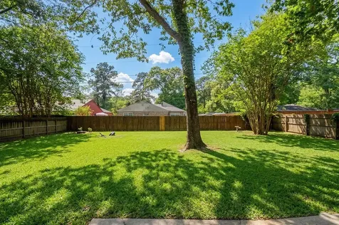 41 Artesia Conroe TX 77304