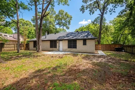 41 Artesia Conroe TX 77304