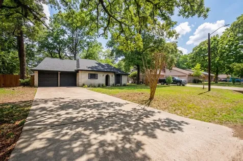 41 Artesia Conroe TX 77304