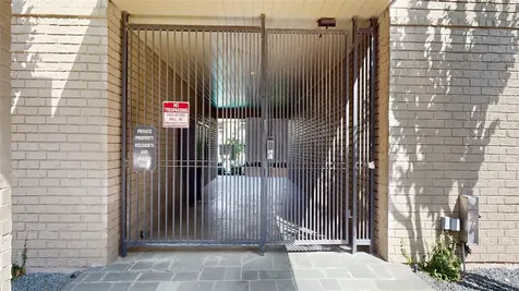 1410 Hyde Park Boulevard 104 Houston TX 77006