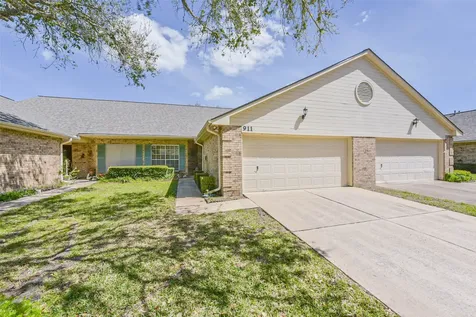 911 Woodfern Glen Lane Pearland TX 77584