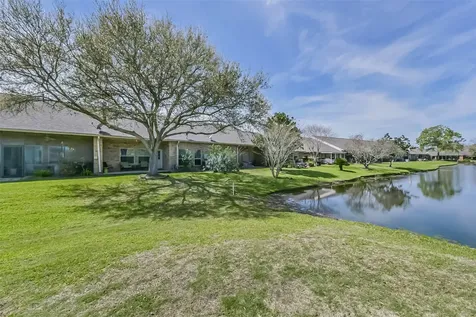 911 Woodfern Glen Lane Pearland TX 77584