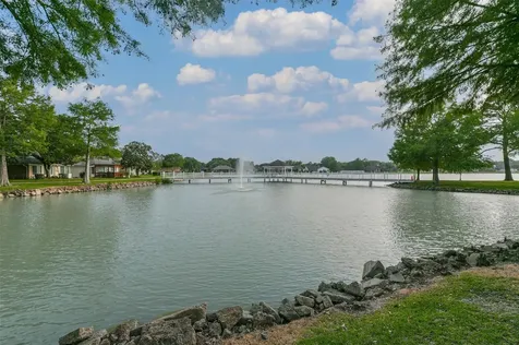 911 Woodfern Glen Lane Pearland TX 77584