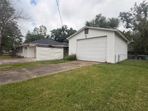 113 Cypress Street Lake Jackson TX 77566