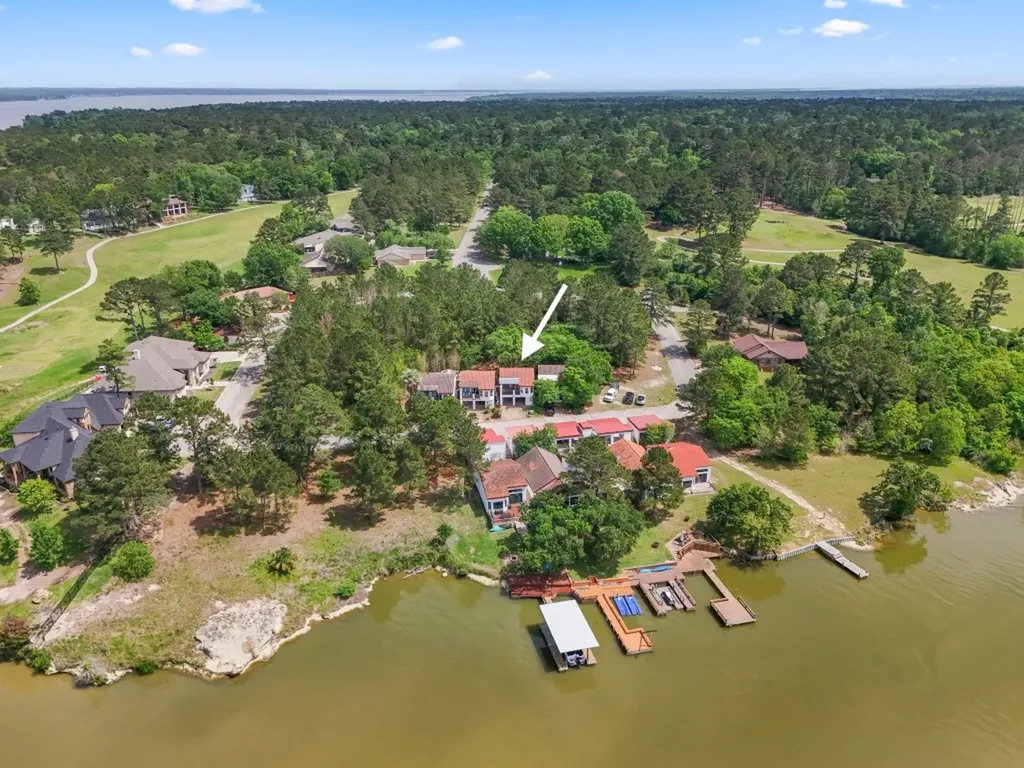 22547 Bayview Circle Huntsville TX 77320