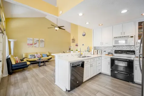 22547 Bayview Circle Huntsville TX 77320