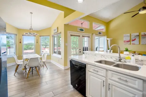 22547 Bayview Circle Huntsville TX 77320