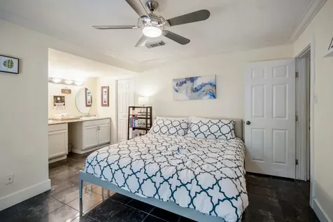 22547 Bayview Circle Huntsville TX 77320