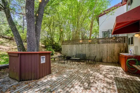 22547 Bayview Circle Huntsville TX 77320