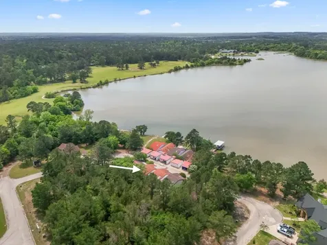 22547 Bayview Circle Huntsville TX 77320