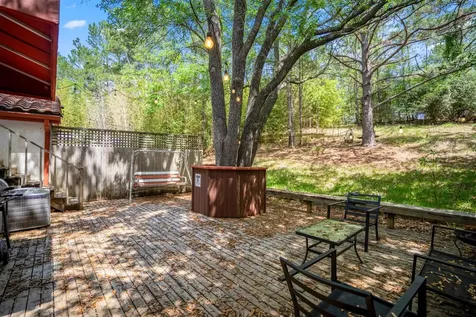 22547 Bayview Circle Huntsville TX 77320