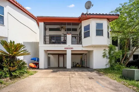22547 Bayview Circle Huntsville TX 77320