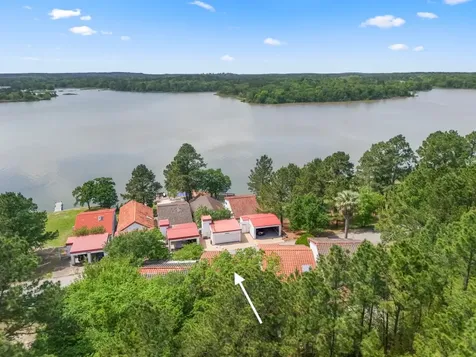 22547 Bayview Circle Huntsville TX 77320