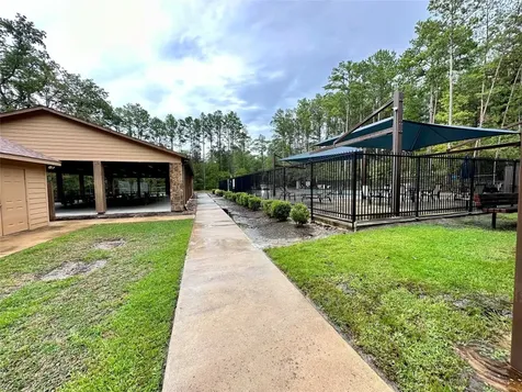 22547 Bayview Circle Huntsville TX 77320