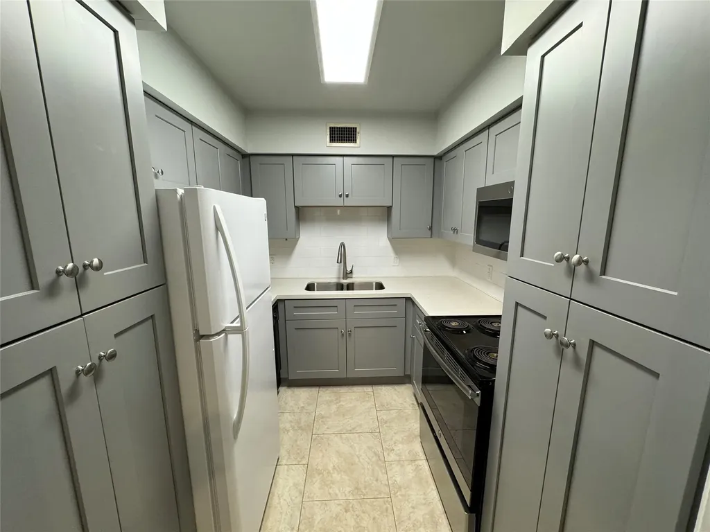 2600 Bellefontaine A14 Street A14 Houston TX 77025
