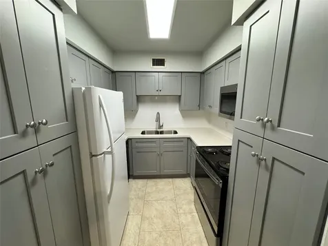 2600 Bellefontaine A14 Street A14 Houston TX 77025