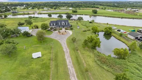 7902 S Redfish Drive Hitchcock TX 77563