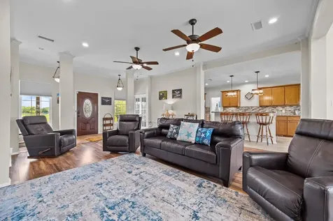 7902 S Redfish Drive Hitchcock TX 77563