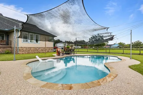 7902 S Redfish Drive Hitchcock TX 77563