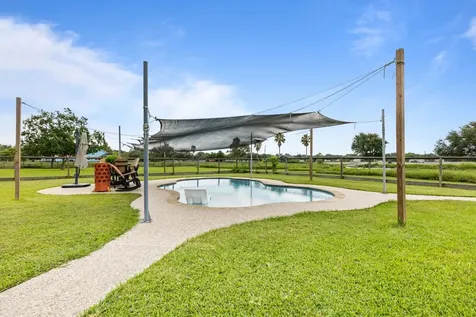 7902 S Redfish Drive Hitchcock TX 77563