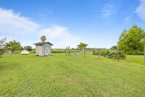 7902 S Redfish Drive Hitchcock TX 77563