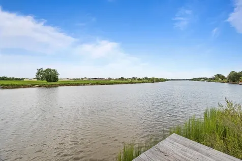 7902 S Redfish Drive Hitchcock TX 77563