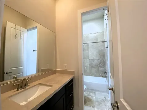 74 N Hutcheson Street Houston TX 77003