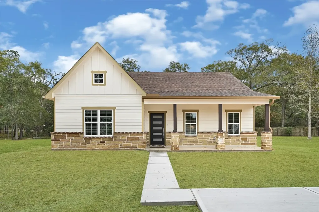 21678 County Road 3749d Cleveland TX 77327