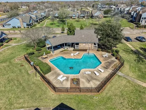 2601 S Broadway Street 71 La Porte TX 77571
