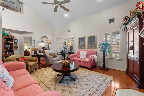 2601 S Broadway Street 71 La Porte TX 77571
