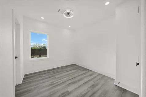 4406 Bond Street Houston TX 77026