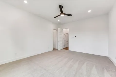806 Fisher Street B Houston TX 77018
