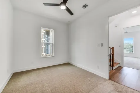 806 Fisher Street B Houston TX 77018