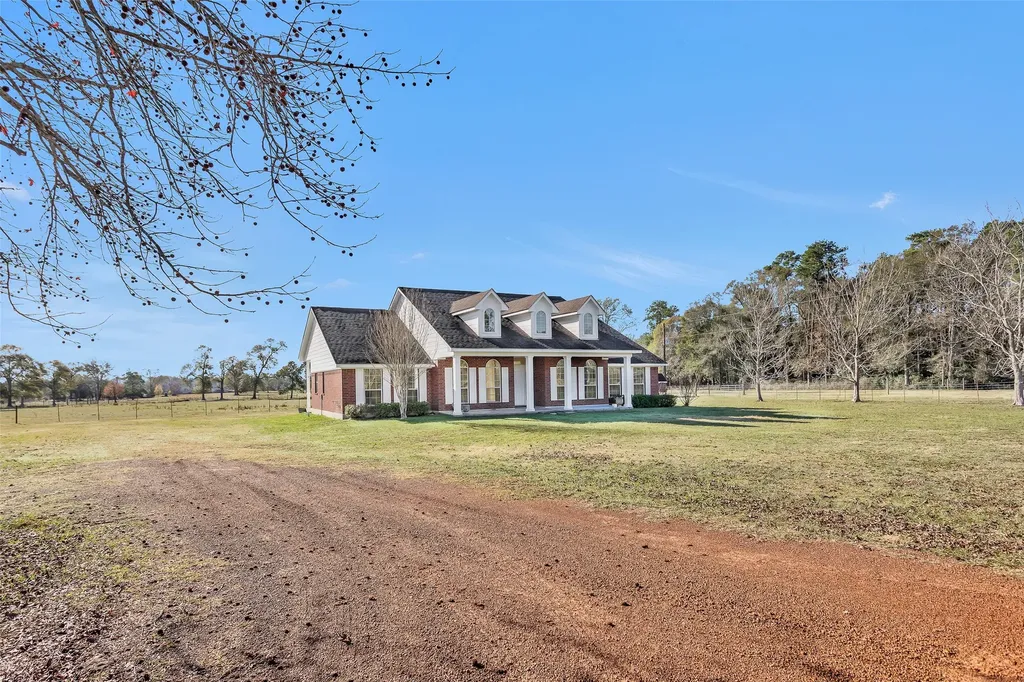 5201 Penny Road Cleveland TX 77328