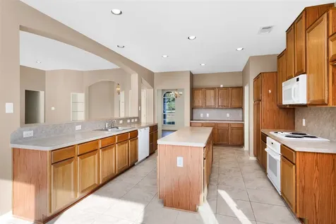 5201 Penny Road Cleveland TX 77328