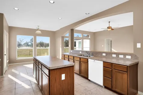 5201 Penny Road Cleveland TX 77328
