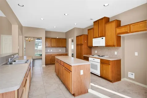 5201 Penny Road Cleveland TX 77328