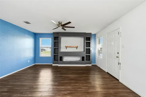 2802 Highgarden Trail Crandall TX 75114