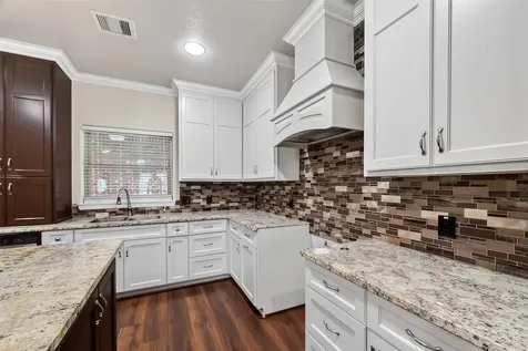 213 W Jackson Avenue Pasadena TX 77506